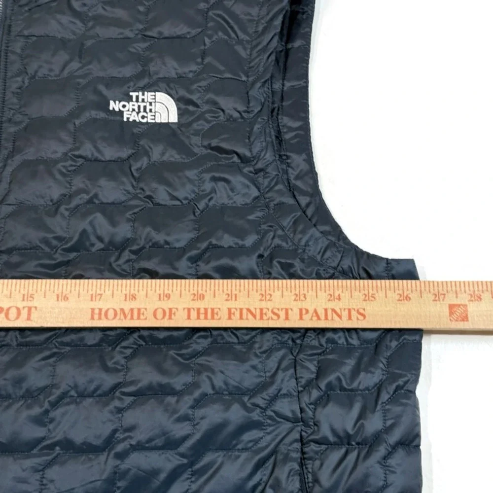 The North Face Thermoball Vest Mens XL Quilted Urban Navy Blue NF0A3KTW